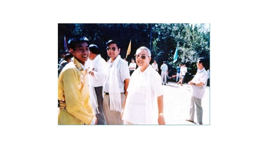 交通廳副廳長(zhǎng)姚尚宏、呼市副市長(zhǎng)連輯看望藏族學(xué)生