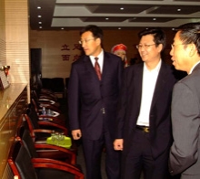 陳國(guó)慶校長(zhǎng)來(lái)我院視察