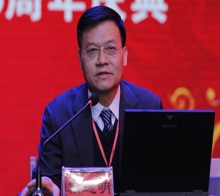 中國(guó)科學(xué)院院士、西北生態(tài)環(huán)境資源研究院常務(wù)副院長(zhǎng)、我國(guó)著名寒區(qū)土木工程專(zhuān)家、博士生導(dǎo)師賴遠(yuǎn)明教授就“寒區(qū)道路熱學(xué)特性分析方法和凍害防治技術(shù)”?與嘉賓、校友和師生分享了自己獨(dú)特的見(jiàn)解