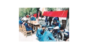 學生街頭學雷鋒