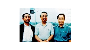 楊金泉、劉俊謙與聯(lián)合國副秘書長的合影